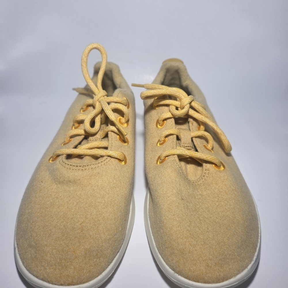 Allbirds Women’s Wool Runners Yellow Size 9 Lightweight Comfortable Sneakers - Picture 2 of 5